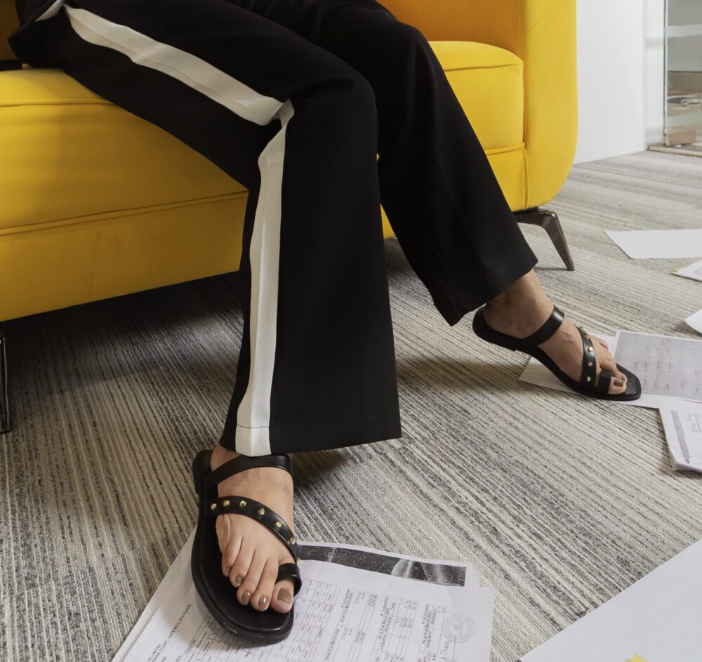 Walnut Vegan Leather Flats – Black